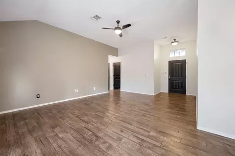 Living - 401 Tecumseh Meadows Ct, Norman, OK 73069 photo 3 of 6