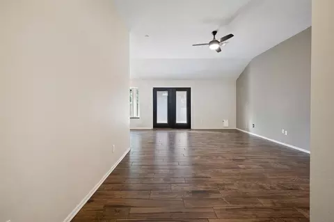 Living - 401 Tecumseh Meadows Ct, Norman, OK 73069 photo 1 of 6