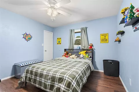 Bedroom - 430 N Main St, Ada, OK 74820 photo 4 of 9
