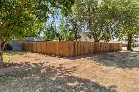 Exterior - 103 E Ash St, Carnegie, OK 73015 photo 8 of 8