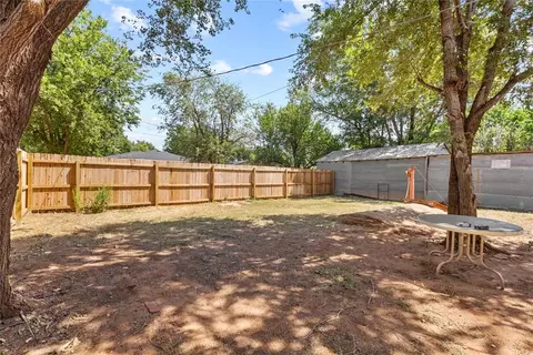 Exterior - 103 E Ash St, Carnegie, OK 73015 photo 5 of 8