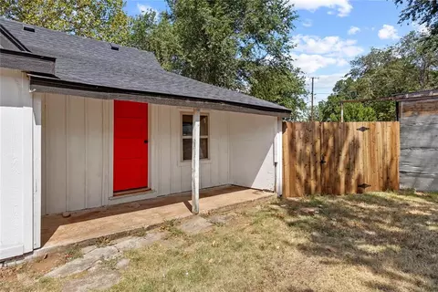 Exterior - 103 E Ash St, Carnegie, OK 73015 photo 2 of 8