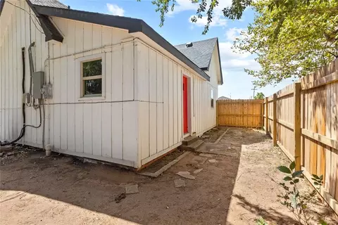 Exterior - 103 E Ash St, Carnegie, OK 73015 photo 4 of 8