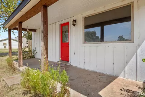Exterior - 103 E Ash St, Carnegie, OK 73015 photo 3 of 8