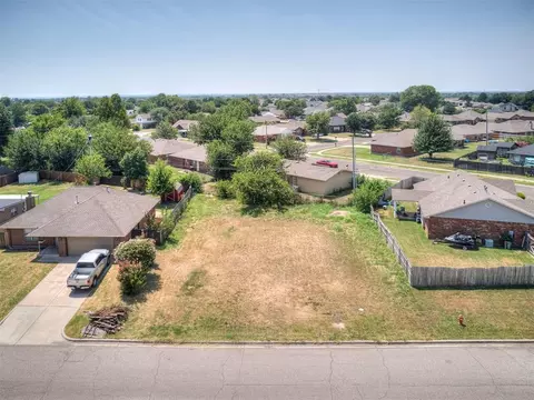 1532 Tudor Dr, Moore, OK 73160
