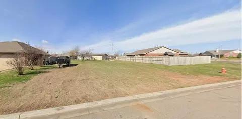 1532 Tudor Dr, Moore, OK 73160