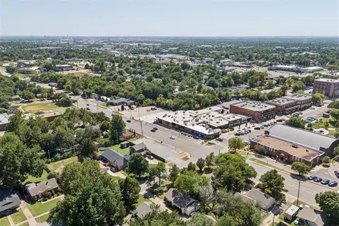 204 E 5th St #E1, Edmond, OK 73034 photo 8