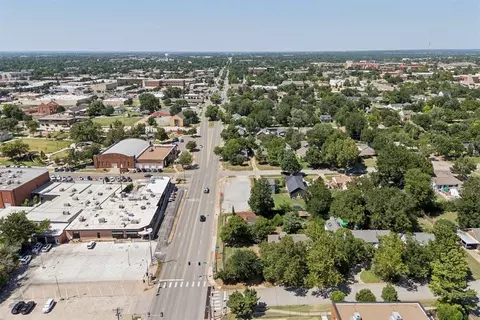 204 E 5th St #E1, Edmond, OK 73034 photo 9