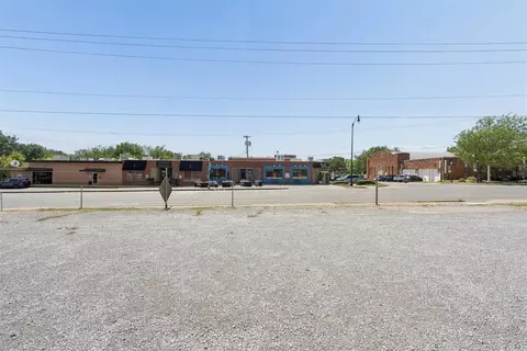 204 E 5th St #E1, Edmond, OK 73034 photo 2