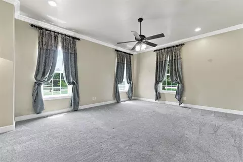 Living - 110 Bramble Bush Ln, Crescent, OK 73028 photo 3 of 5