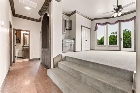 Entry Way - 110 Bramble Bush Ln, Crescent, OK 73028 photo 2 of 2
