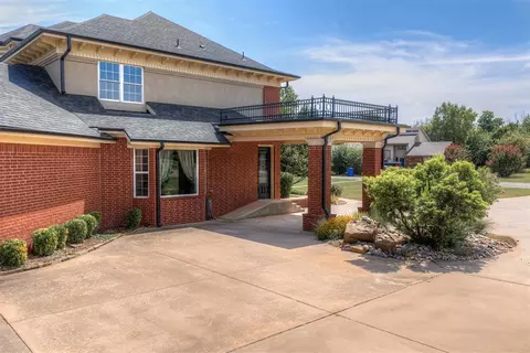 Exterior - 110 Bramble Bush Ln, Crescent, OK 73028 photo 7 of 8