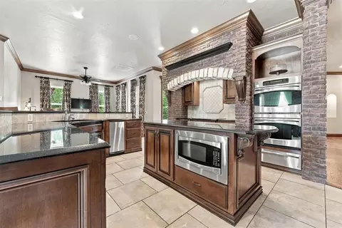 Kitchen - 110 Bramble Bush Ln, Crescent, OK 73028 photo 1 of 2