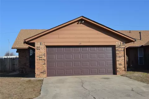 619 Peppertree Ln, Midwest City, OK 73110