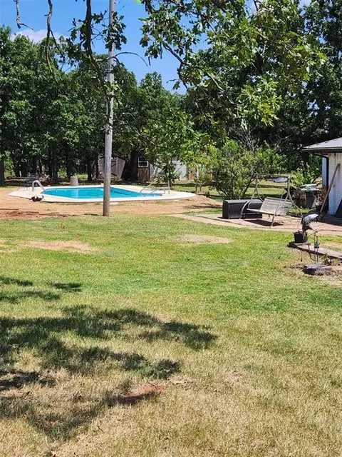 13904 S Dobbs Rd, Mcloud, OK 74851 photo 4