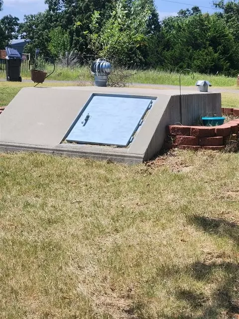 13904 S Dobbs Rd, Mcloud, OK 74851 photo 6