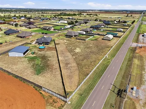 8860 Hudson Ln, Piedmont, OK 73078