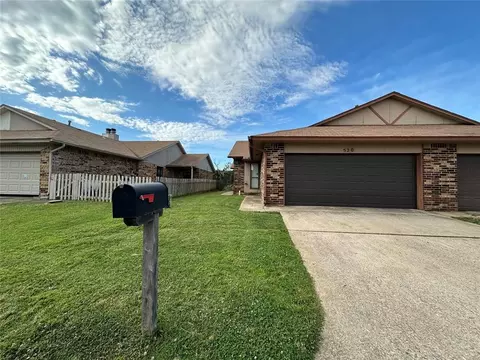 520 Peppertree Ln, Midwest City, OK 73110