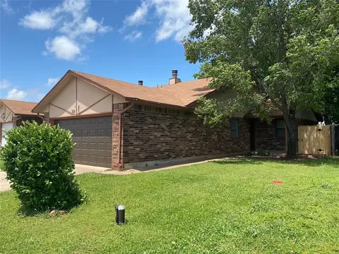 517 Peppertree Ln, Midwest City, OK 73110