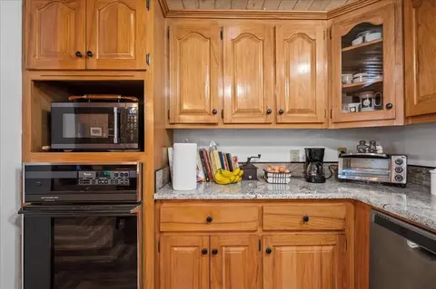 Kitchen - 536 Coon Creek Loop, Broken Bow, OK 74728 photo 4 of 5