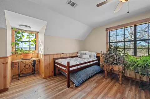 Bedroom - 536 Coon Creek Loop, Broken Bow, OK 74728 photo 4 of 6
