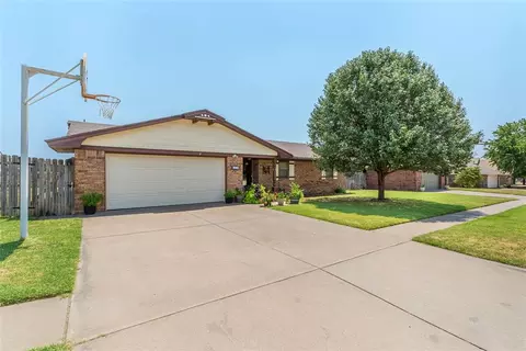 1006 Stonegate Dr, Weatherford, OK 73096
