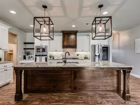 Kitchen - 1516 Pendleton Pl, Moore, OK 73160 photo 1 of 7