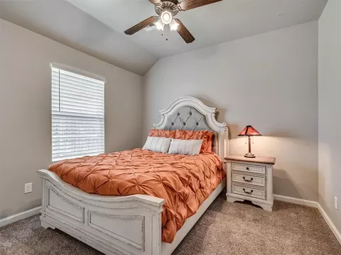 Bedroom - 1516 Pendleton Pl, Moore, OK 73160 photo 4 of 6
