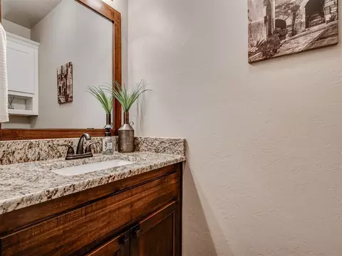 Bath - 1516 Pendleton Pl, Moore, OK 73160 photo 1 of 5