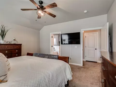 Bedroom - 1516 Pendleton Pl, Moore, OK 73160 photo 2 of 6