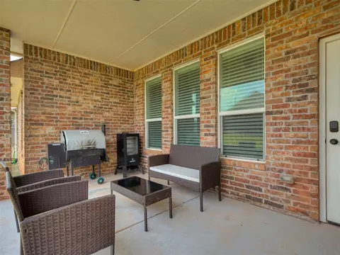 Exterior - 1516 Pendleton Pl, Moore, OK 73160 photo 2 of 5