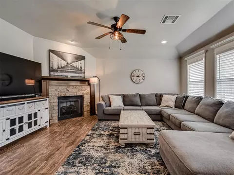 Living - 1516 Pendleton Pl, Moore, OK 73160 photo 2 of 4