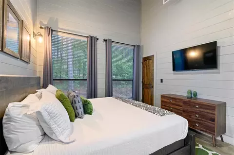 Bedroom - 866 Camp Ranch Rd, Broken Bow, OK 74728 photo 3 of 3