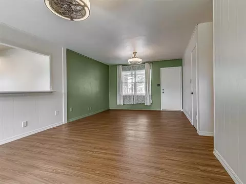 Living - 8922 E 49th Pl, Tulsa, OK 74145 photo 4 of 6