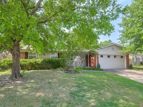 Exterior - 8922 E 49th Pl, Tulsa, OK 74145 photo 4 of 13