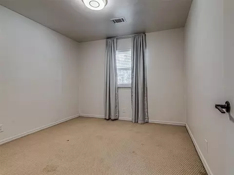 Bedroom - 8922 E 49th Pl, Tulsa, OK 74145 photo 5 of 9