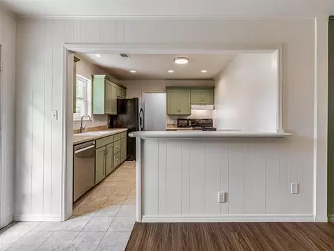 Kitchen - 8922 E 49th Pl, Tulsa, OK 74145 photo 1 of 6