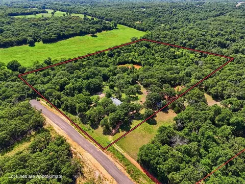 8801 Howard Ave, Lexington, OK 73051