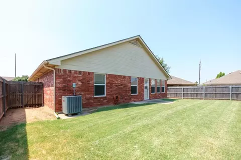 Exterior - 809 Grickle Dr, Norman, OK 73069 photo 3 of 3