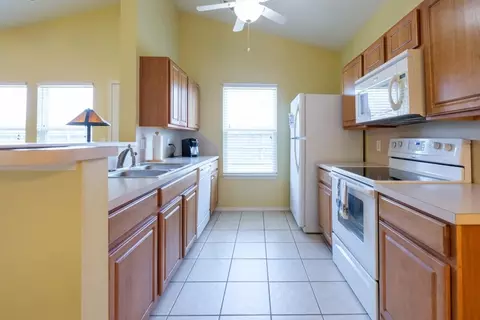 Kitchen - 809 Grickle Dr, Norman, OK 73069 photo 1 of 1