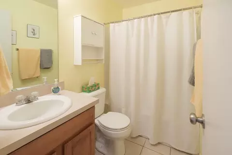 Bath - 809 Grickle Dr, Norman, OK 73069 photo 2 of 2
