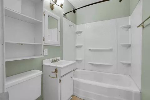 Bath - 108 Central Dr, Sayre, OK 73662 photo 1 of 1