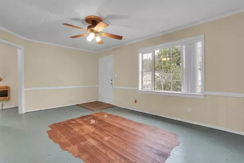 Living - 108 Central Dr, Sayre, OK 73662 photo 2 of 2