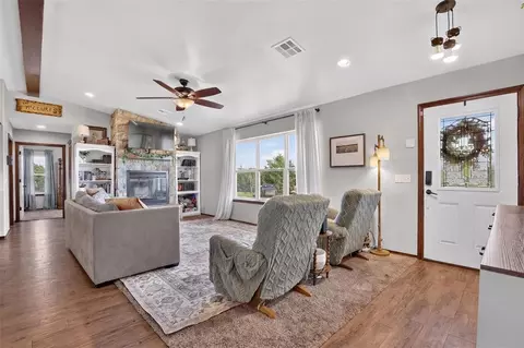 Living - 208 Moran Rd, Mcloud, OK 74851 photo 1 of 4