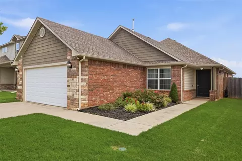 7200 Meadow Lake Dr, Yukon, OK 73099