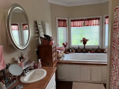 Bath - 5769 E Highway 64, Warner, OK 74469 photo 2 of 4