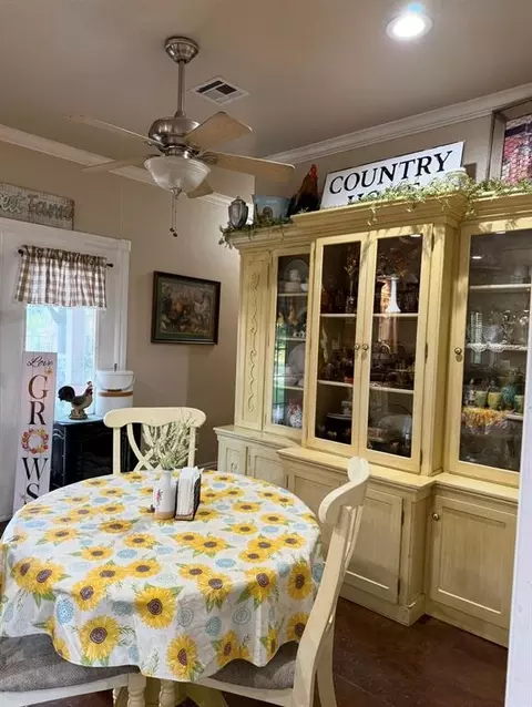 Dining - 5769 E Highway 64, Warner, OK 74469 photo 1 of 2
