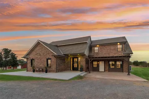 1316 NW Moffat Rd, Piedmont, OK 73078