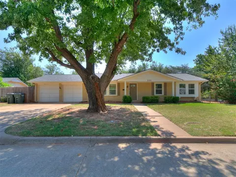808 Del Haven Dr, Del City, OK 73115