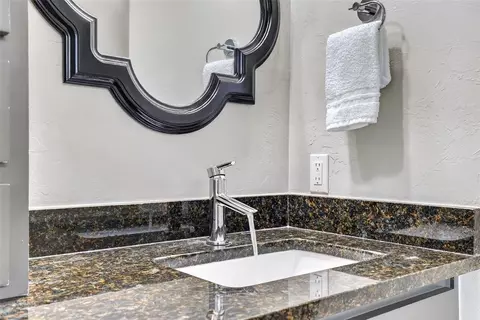 Bath - 150 Evermay Dr, Edmond, OK 73013 photo 3 of 7